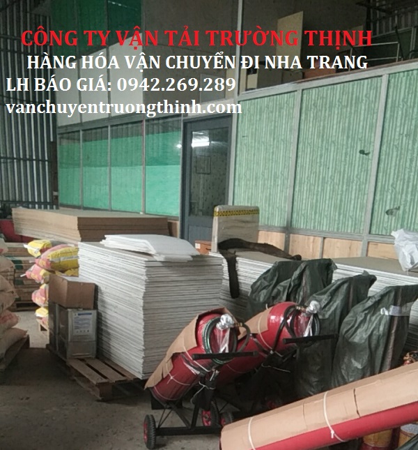 hang-hoa-di-khanh-hoa